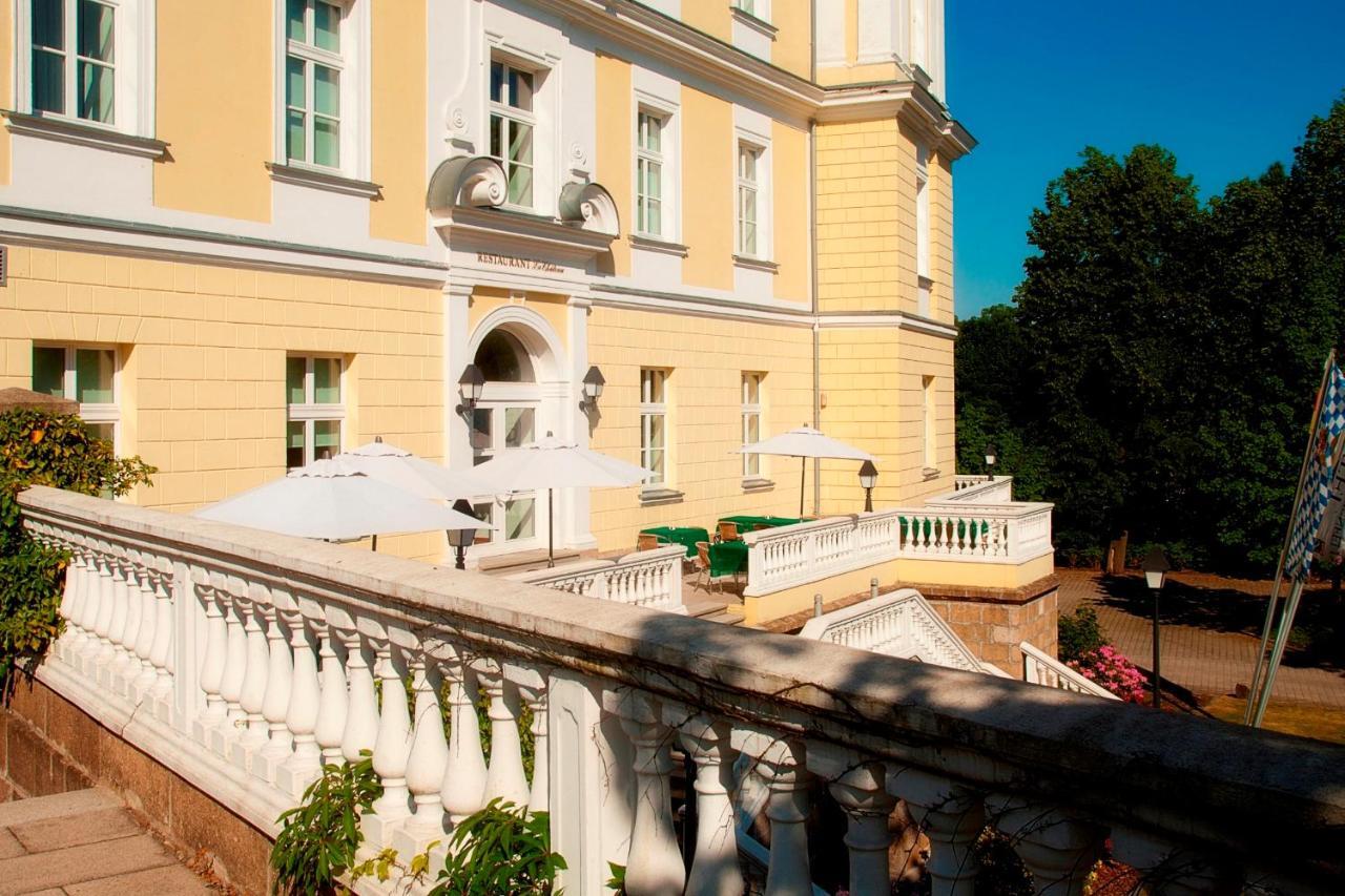 Hotel Schloss Schwarzenfeld Exterior foto